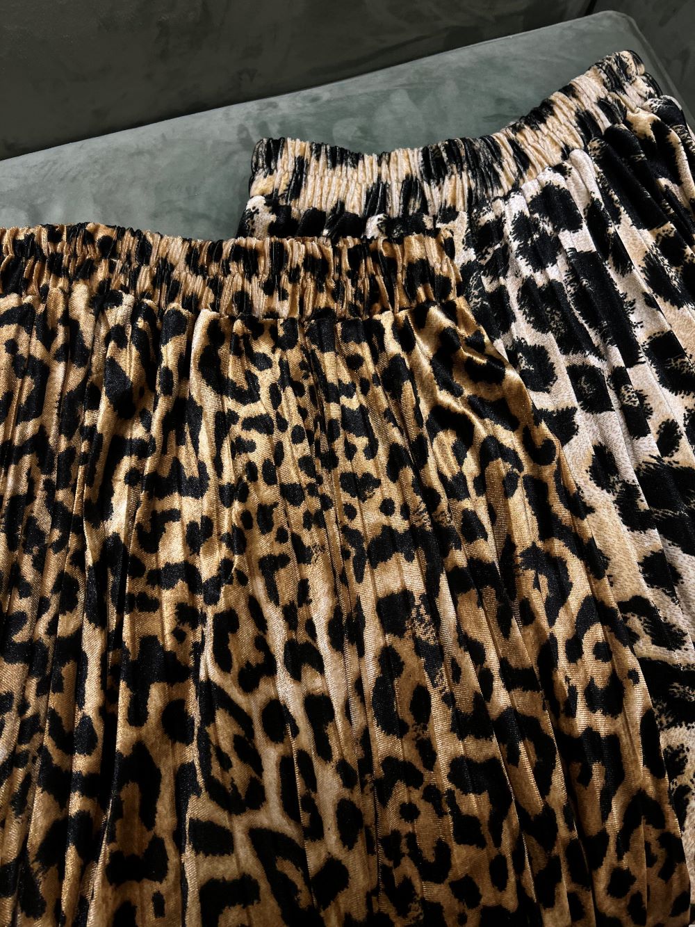 Velvet Pleated Skirt Leopard in two Shades