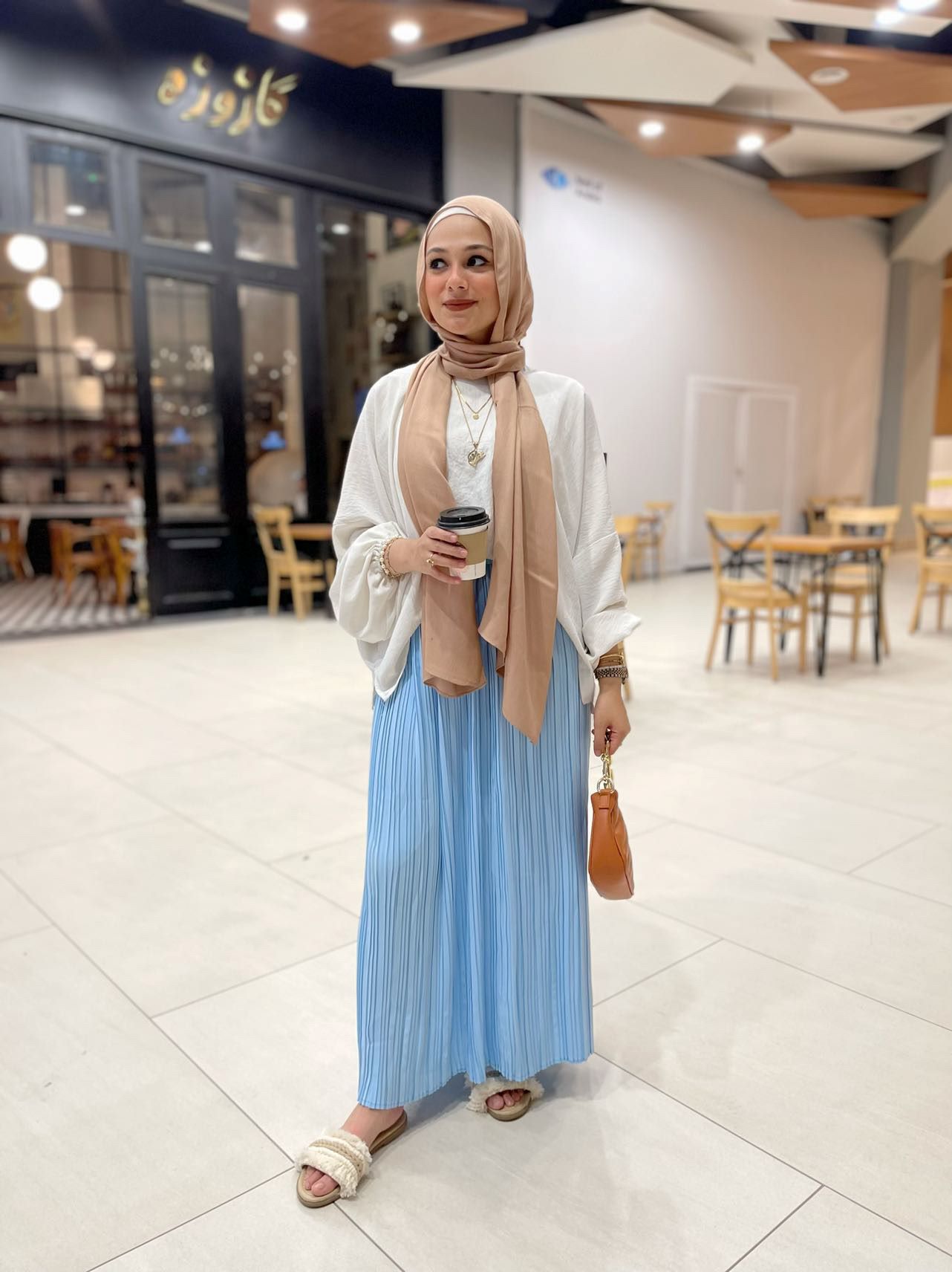 Pleated skirt made from imported crepe fabric (Baby Blue)