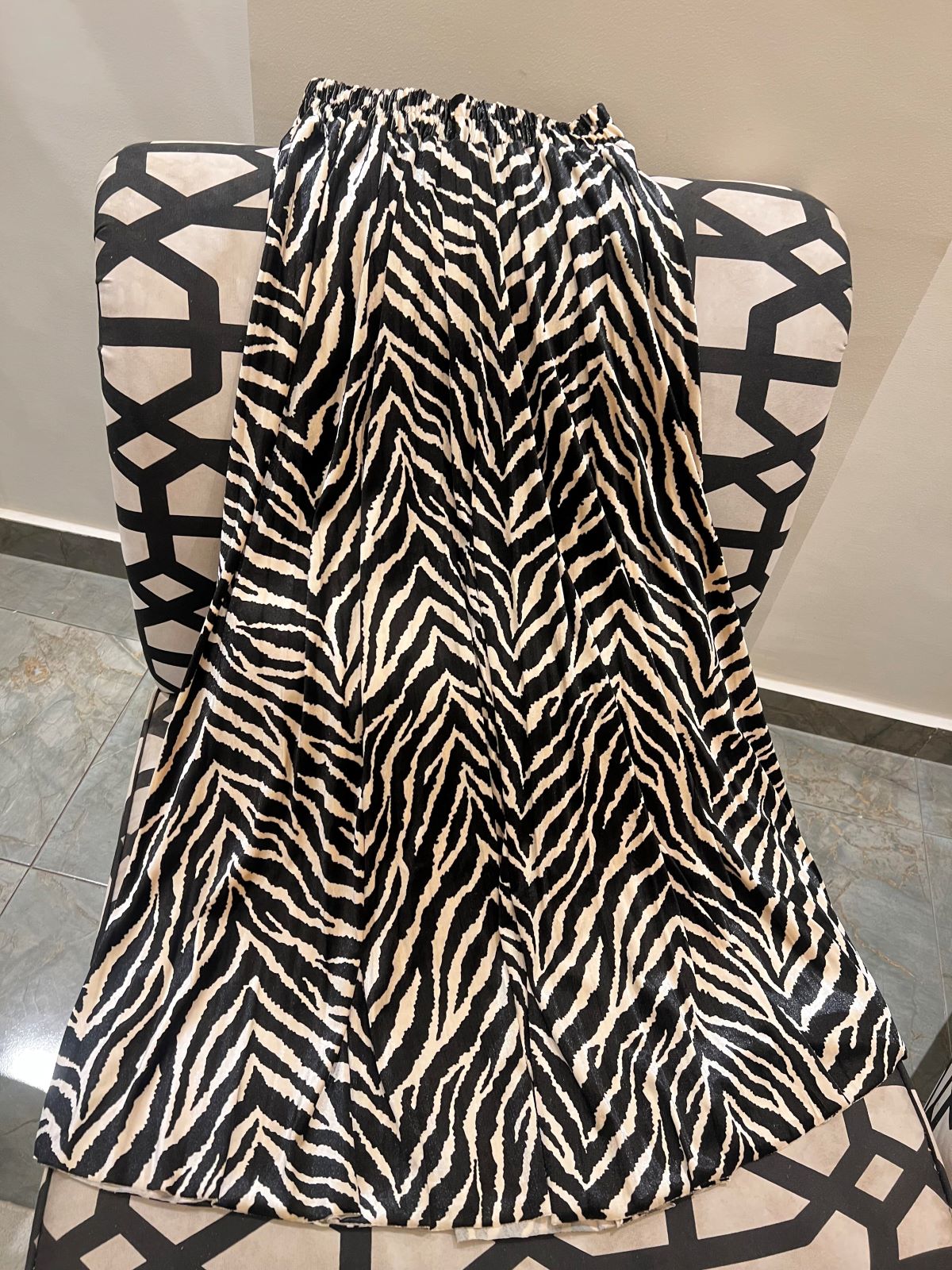 Velvet Pleated Skirt Zebra Two Shades - Image 2
