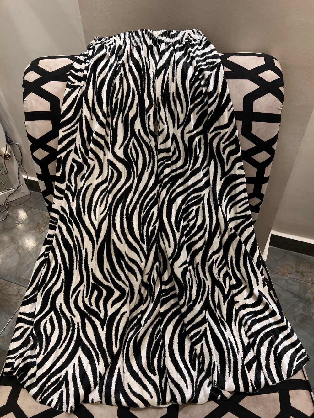 Velvet Pleated Skirt Zebra Two Shades - Image 3