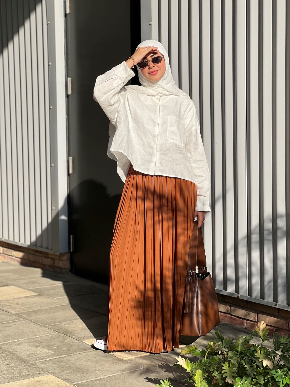 Pleated skirt made from imported crepe fabric (Camel) - Image 3
