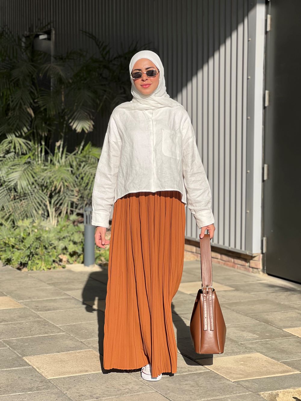 Pleated skirt made from imported crepe fabric (Camel)