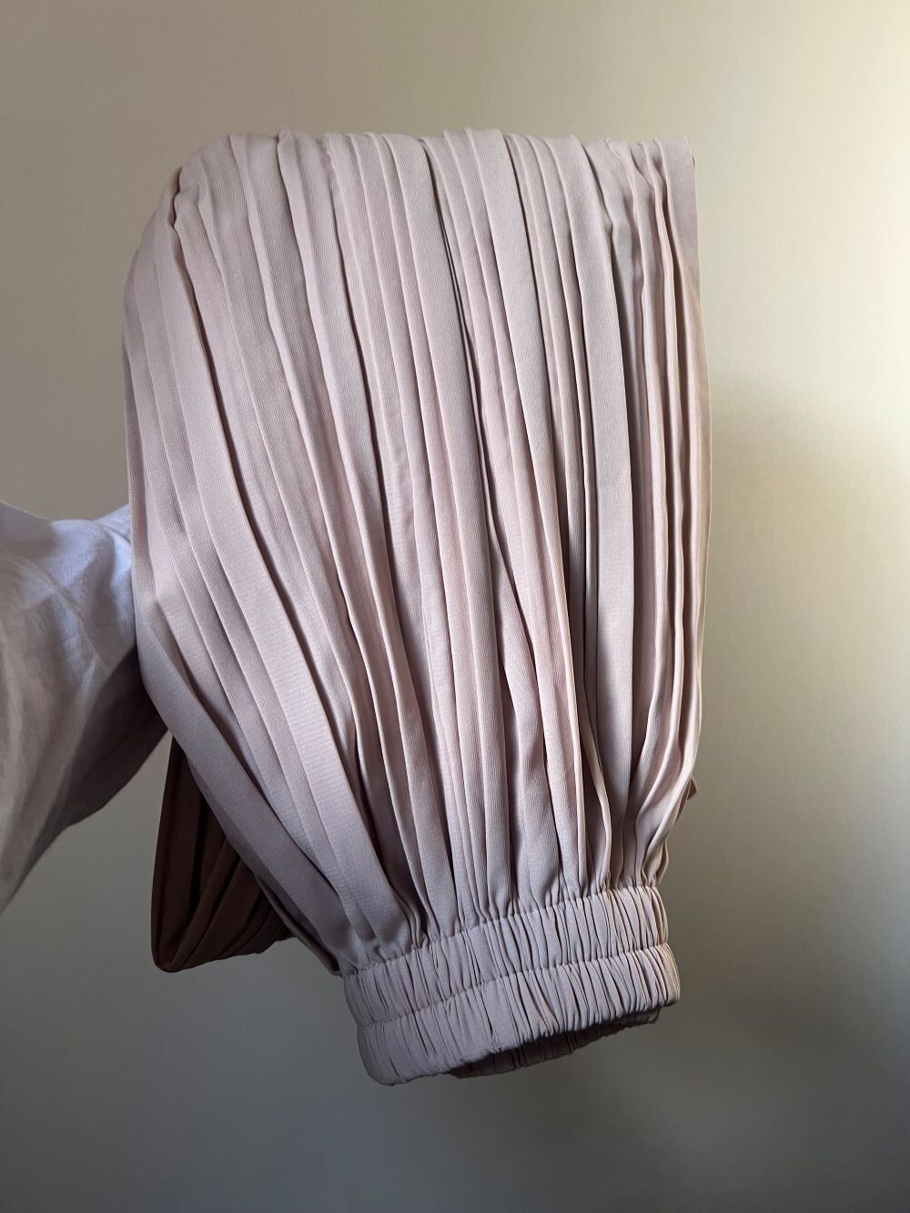Pleated skirt made from imported crepe fabric (Beige) - Image 8