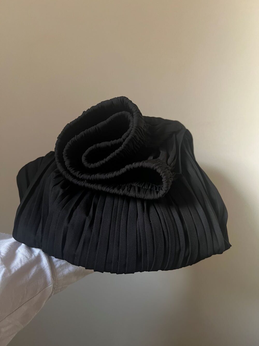 Pleated skirt made from imported crepe fabric (Black) - Image 12
