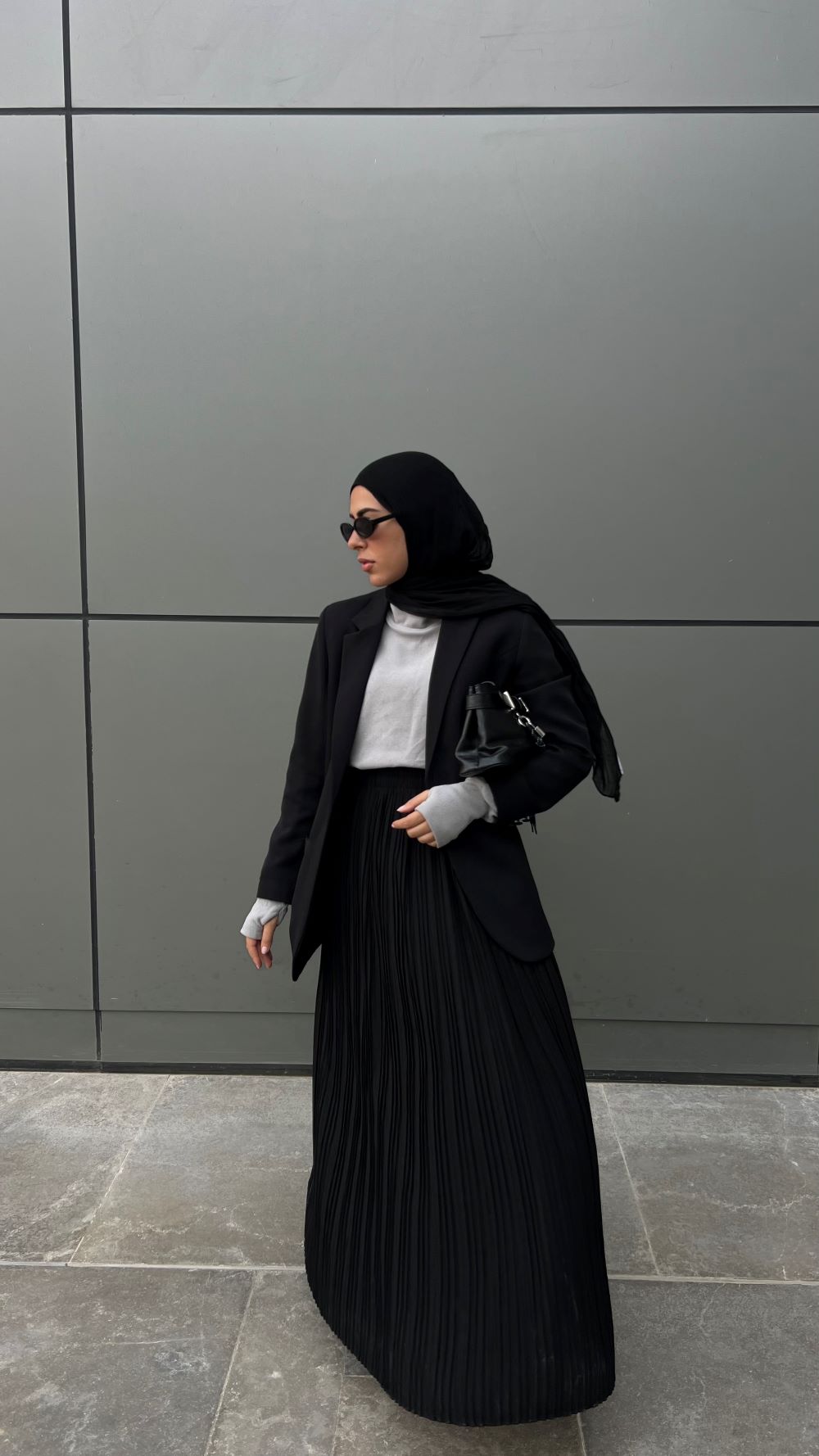 Pleated skirt made from imported crepe fabric (Black) - Image 8
