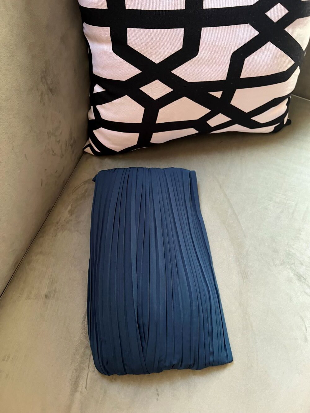 Pleated skirt made from imported crepe fabric (Petrol) - Image 10