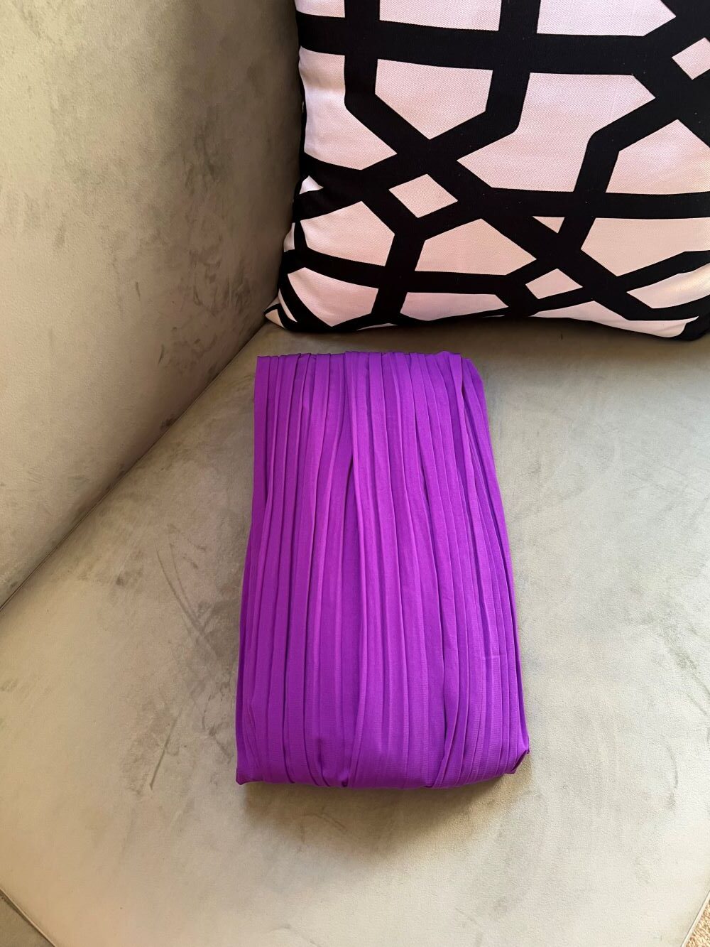 Pleated skirt made from imported crepe fabric (Banafsej) - Image 4