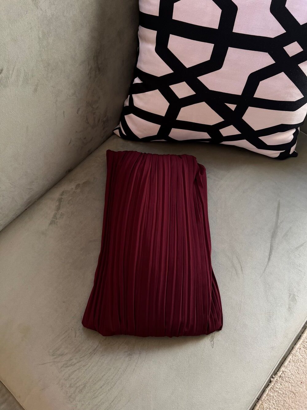 Pleated skirt made from imported crepe fabric (Burgundy) - Image 8