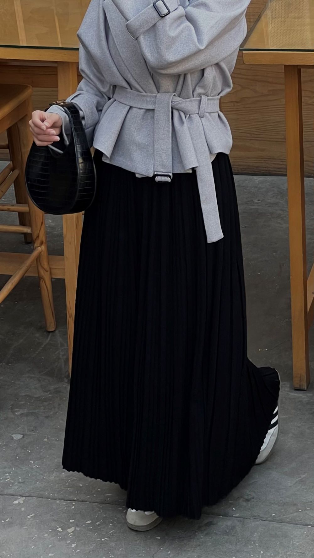 Pleated skirt made from imported crepe fabric (Black) - Image 5