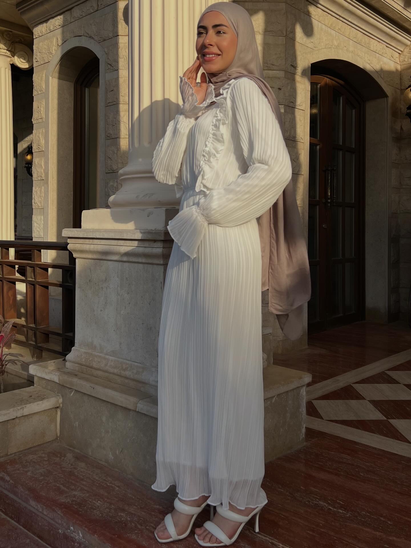 Pleated chiffon Dress with Separate Inner (Off White) - Image 2