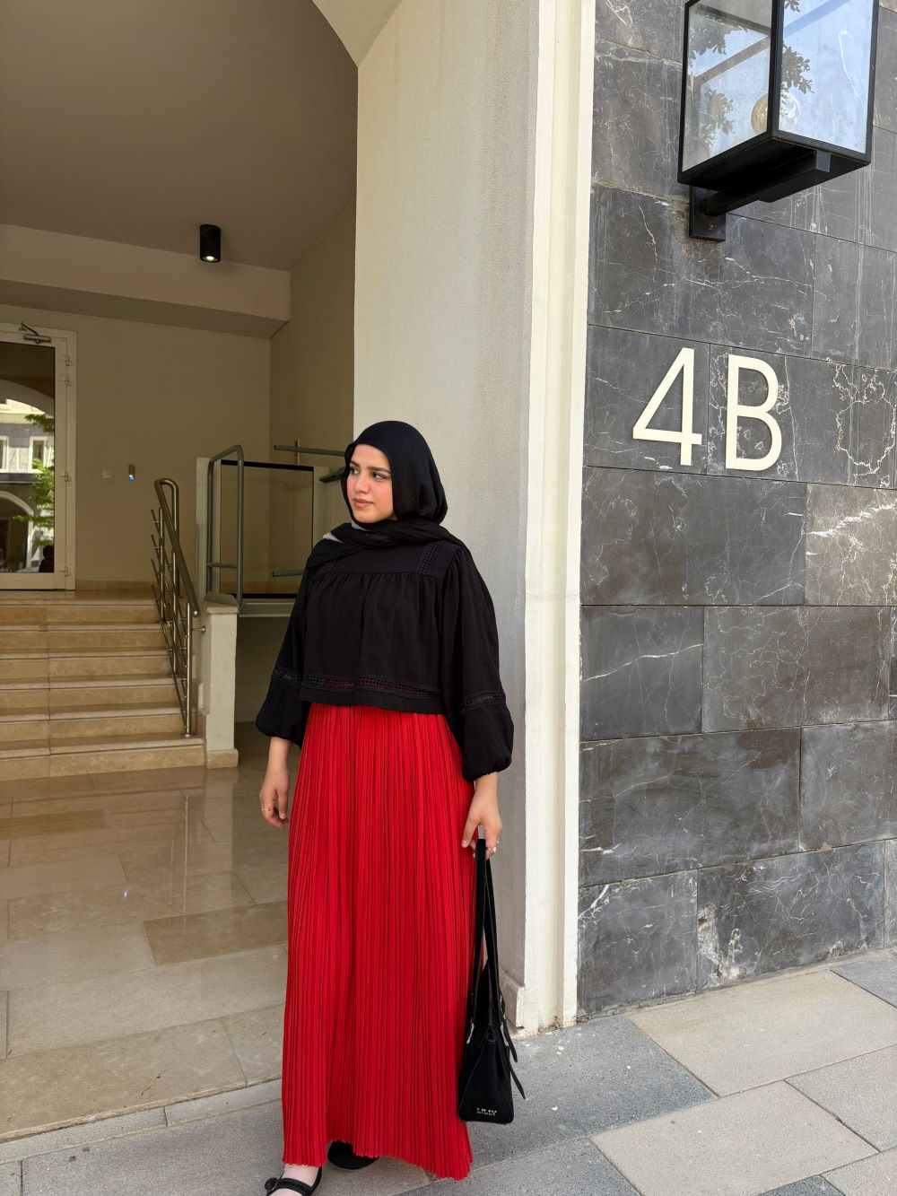 Pleated skirt made from imported crepe fabric (Red) - Image 8