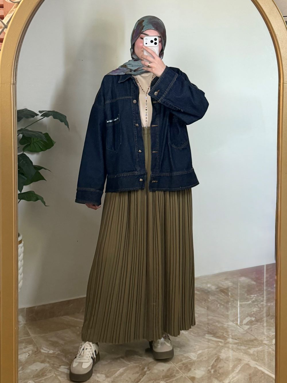 Pleated skirt made from imported crepe fabric (Light Olive) - Image 3