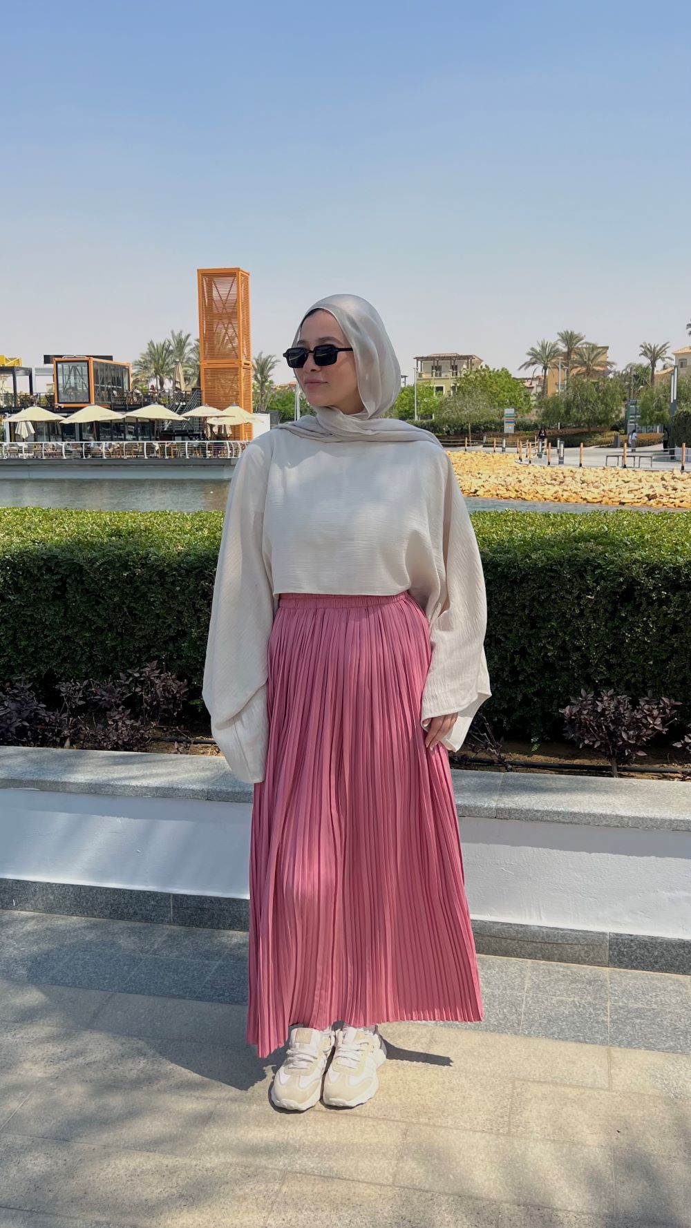 Pleated skirt made from imported crepe fabric (Cashmere)