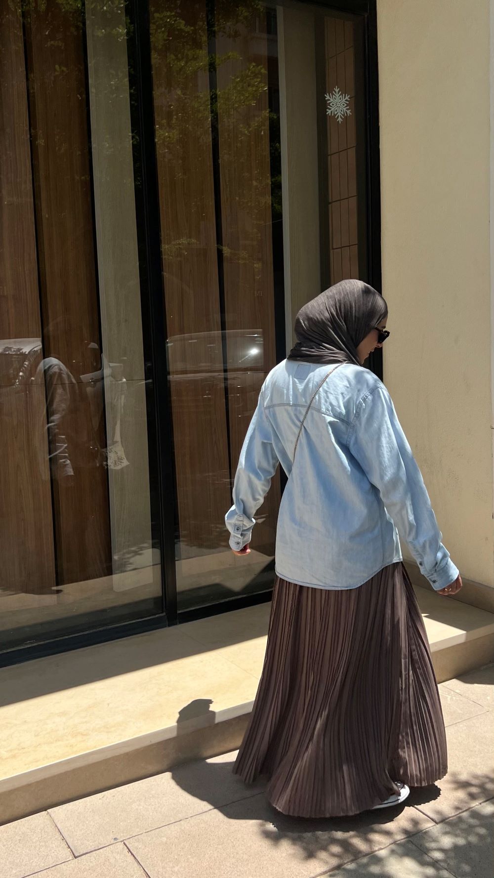 ⁦تنورة بليسيه مصنوعة من قماش الكريب المستورد (كافيه)⁩ - الصورة ⁦6⁩