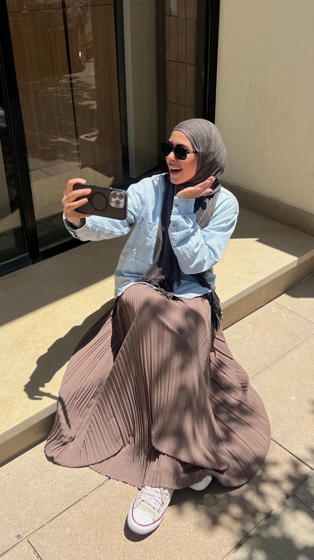 ⁦تنورة بليسيه مصنوعة من قماش الكريب المستورد (كافيه)⁩ - الصورة ⁦7⁩