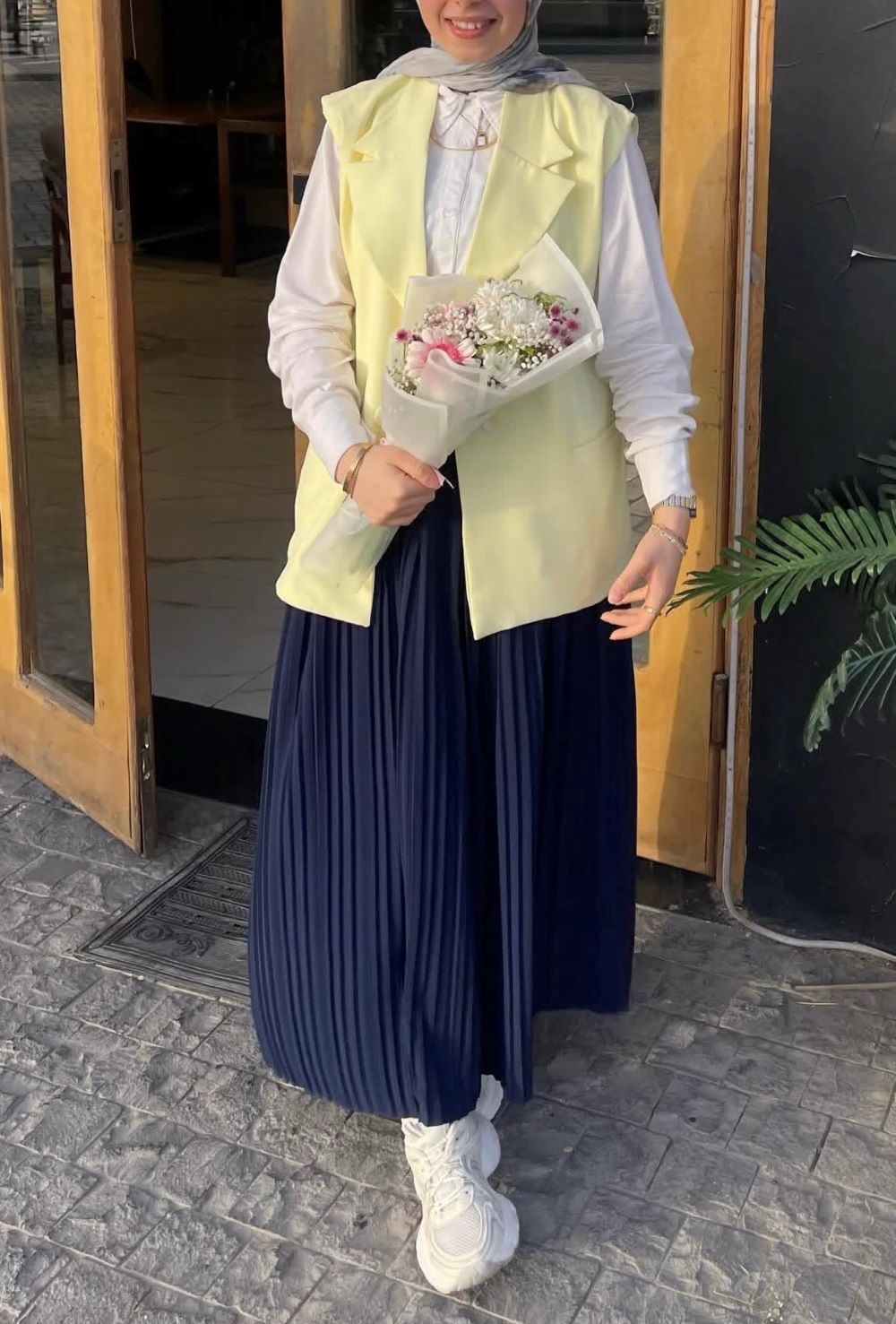 Pleated skirt made from imported crepe fabric (Navy) - Image 2