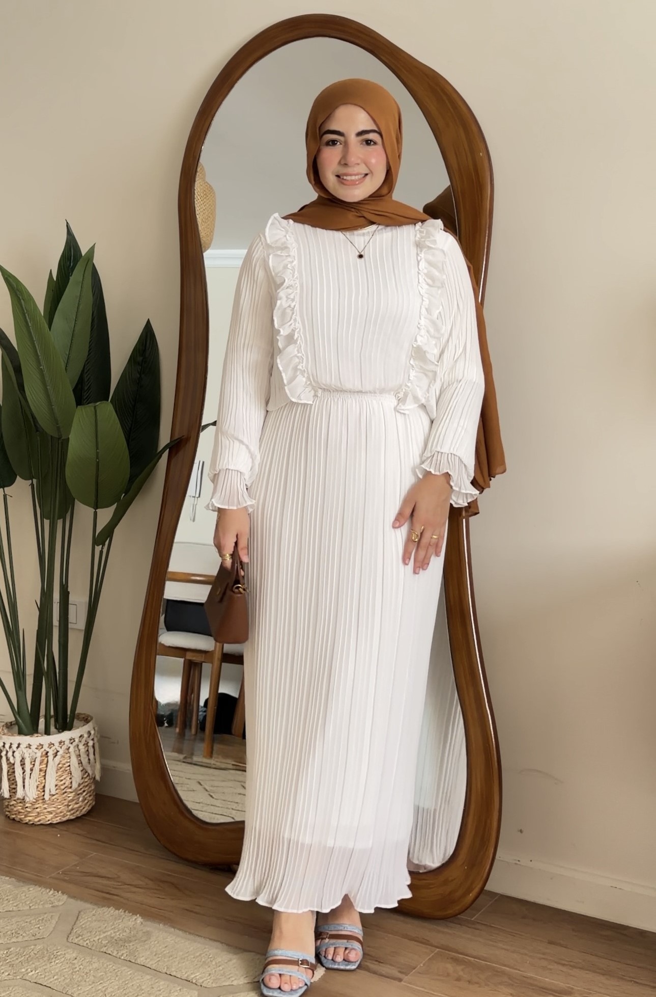 Pleated chiffon Dress with Separate Inner (Off White)