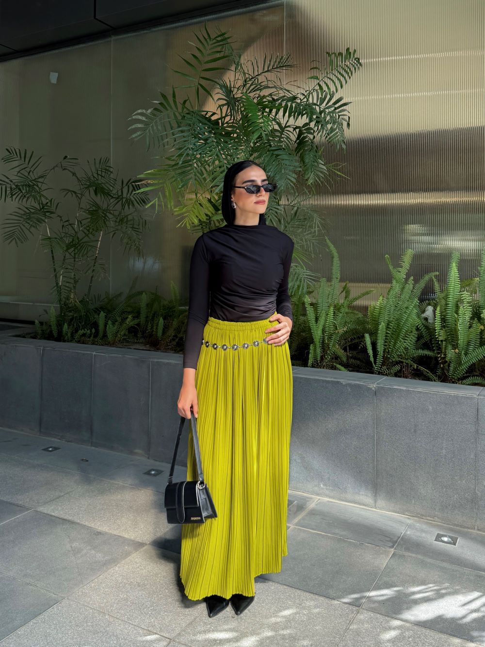 ⁦تنورة بليسيه مصنوعة من قماش الكريب المستورد (ليموني)⁩ - الصورة ⁦2⁩