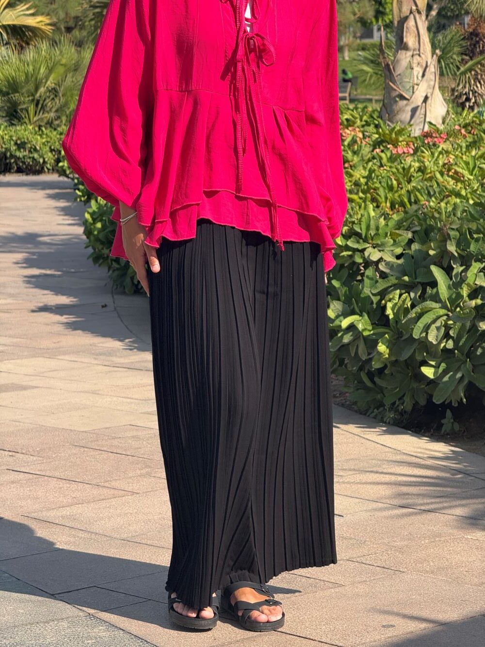 Pleated skirt made from imported crepe fabric (Black) - Image 11