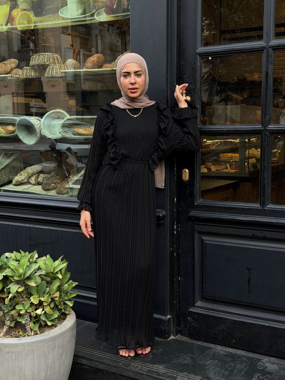 Pleated chiffon Dress with Separate Inner (Black) - Image 10