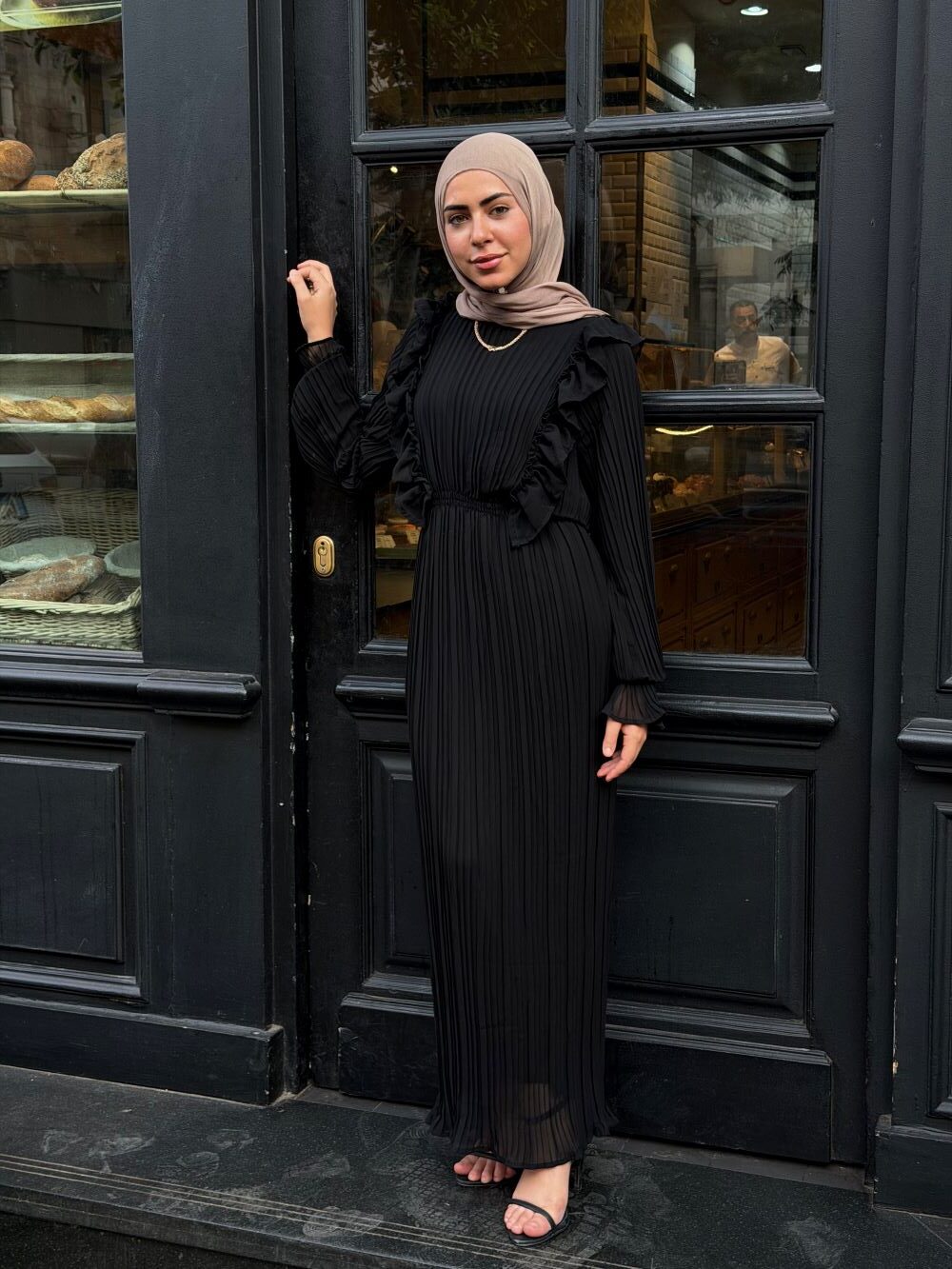 Pleated chiffon Dress with Separate Inner (Black) - Image 9