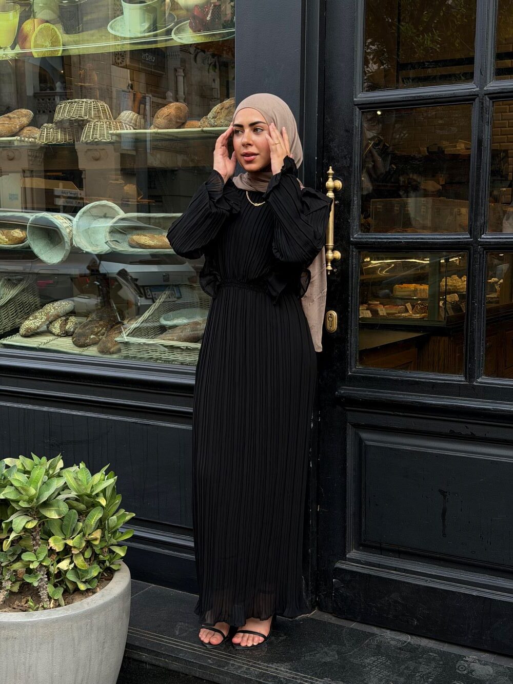 Pleated chiffon Dress with Separate Inner (Black) - Image 6