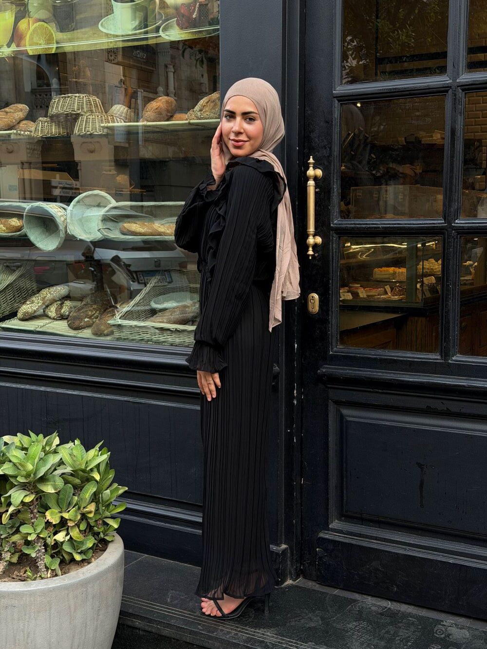 Pleated chiffon Dress with Separate Inner (Black) - Image 5