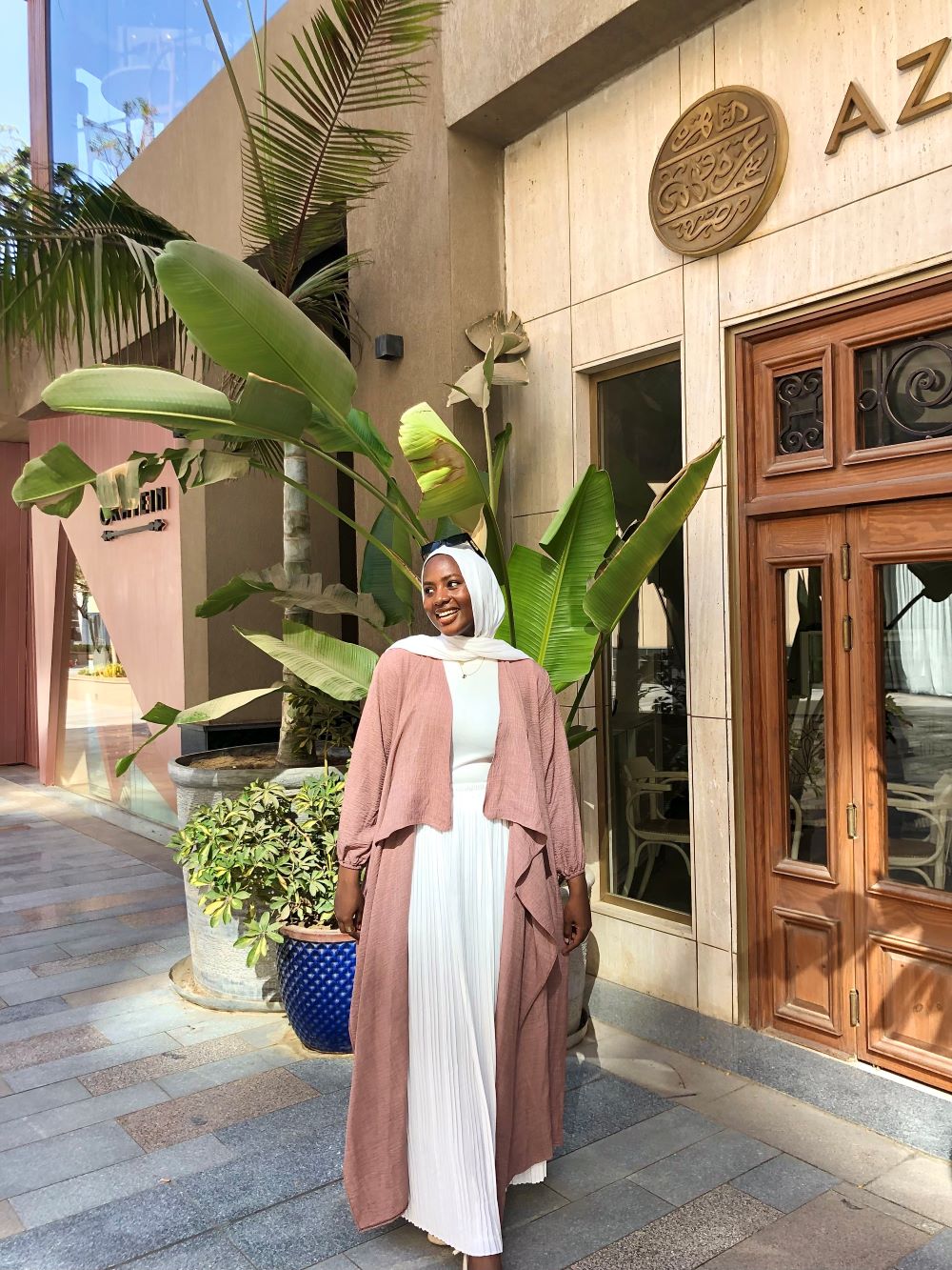 Pleated skirt made from imported crepe fabric (Off White) - Image 2