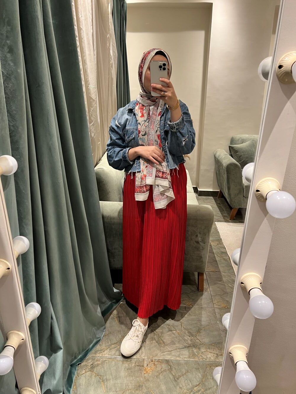 Pleated skirt made from imported crepe fabric (Red) - Image 9
