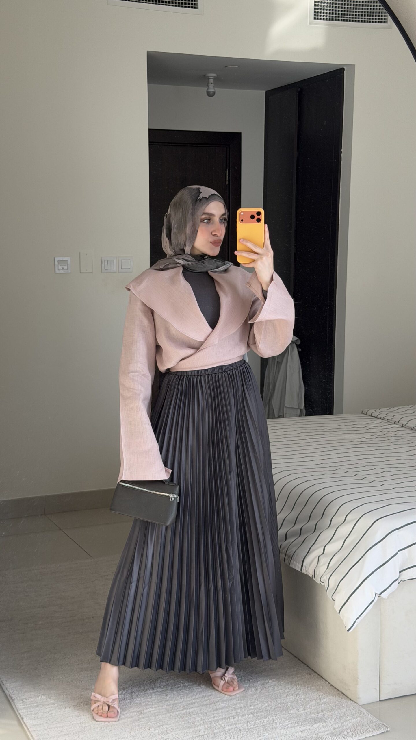 Satan klosh pleated skirt (Dark Silver Gray)