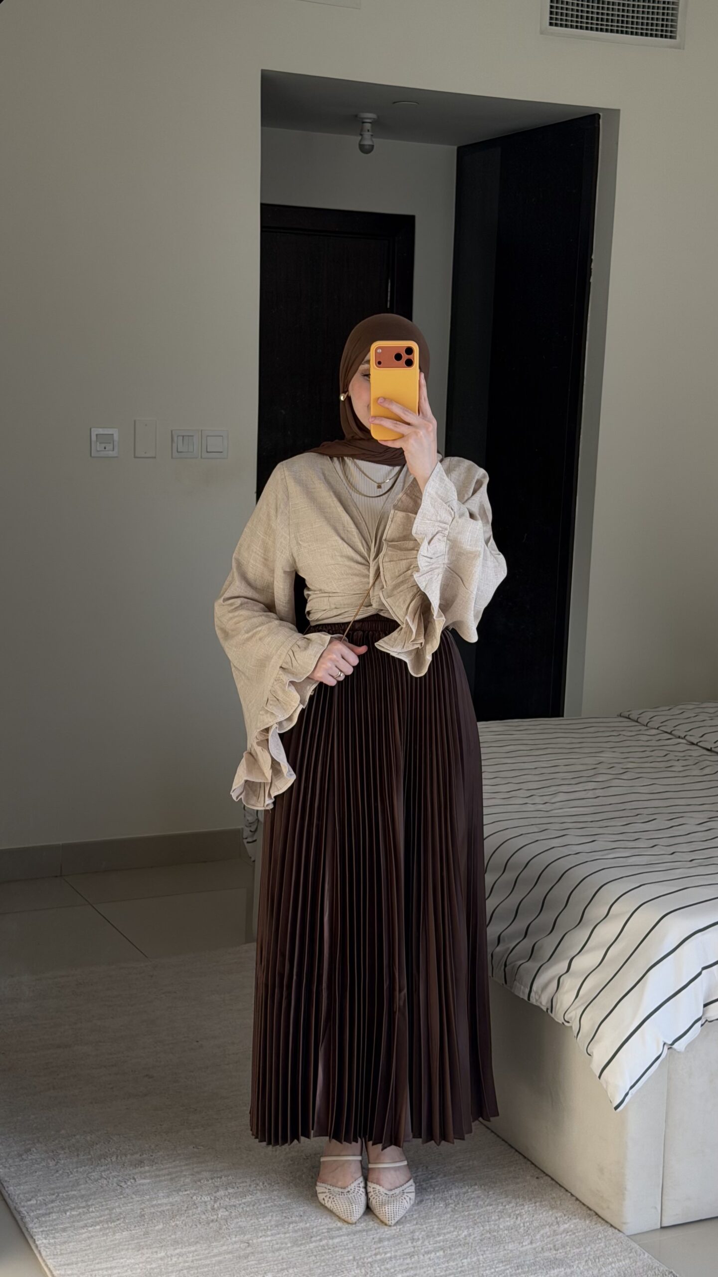 Satan klosh pleated skirt (Brown)