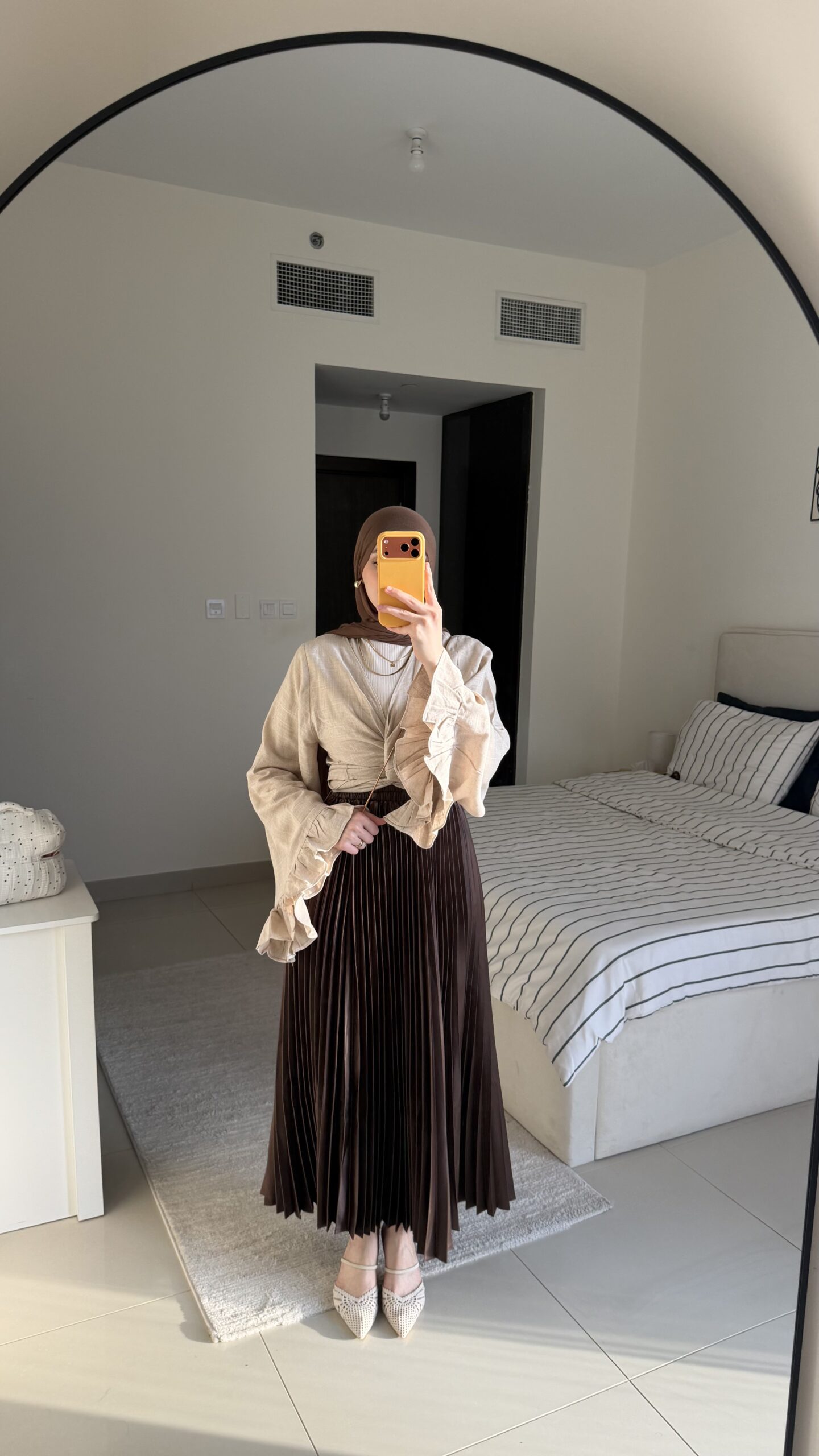 Satan klosh pleated skirt (Brown) - Image 2