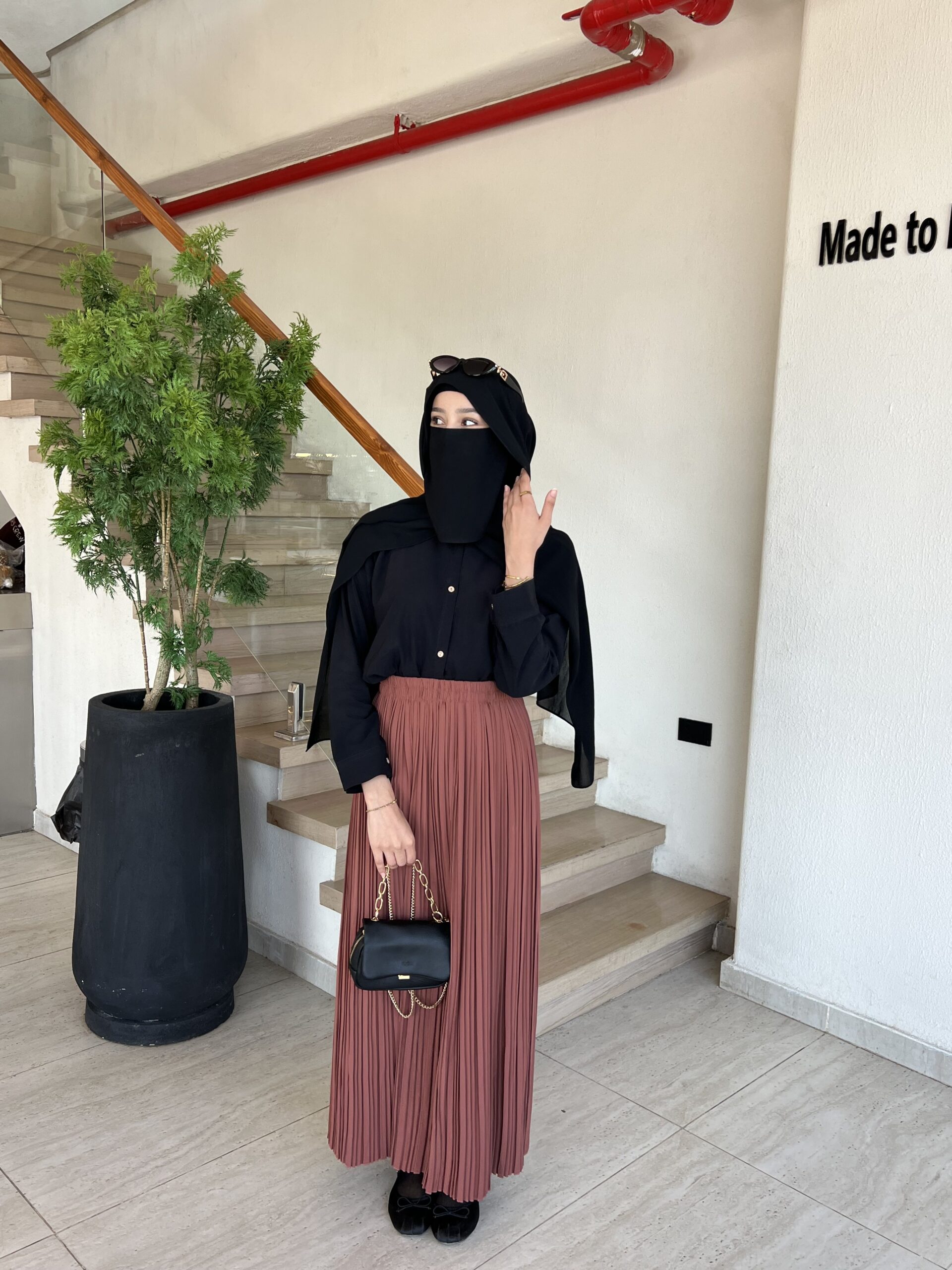 Pleated skirt made from imported crepe fabric (Dusty rose) - Image 2