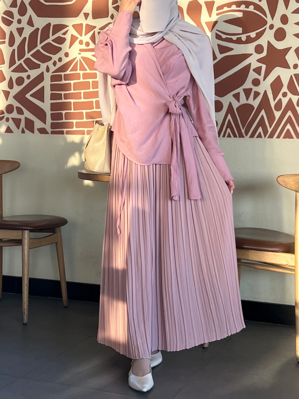 Pleated skirt made from imported crepe fabric (Nude pink) - Image 2