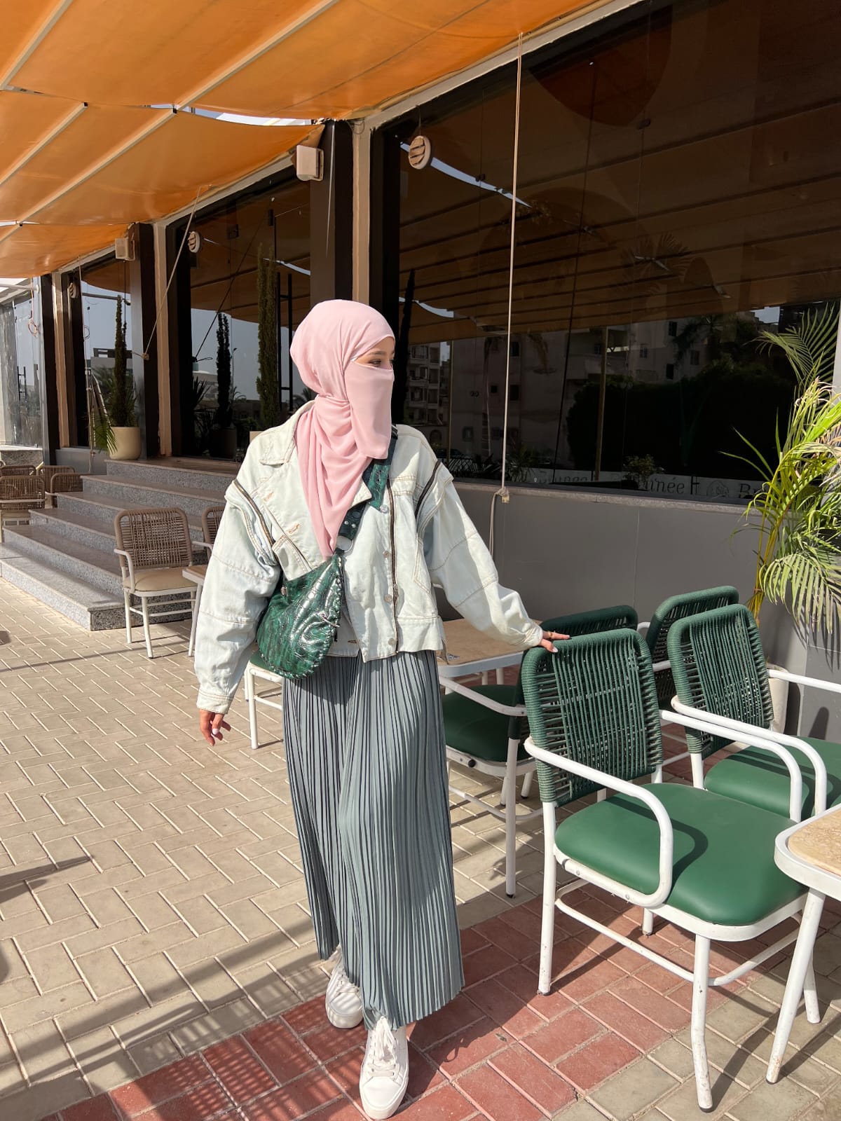 Pleated skirt made from imported crepe fabric (Mint gray)